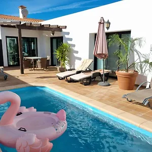 https://beautiful-spacious-villa-with-private-heated-pool-lajares.in-canary-islands.com